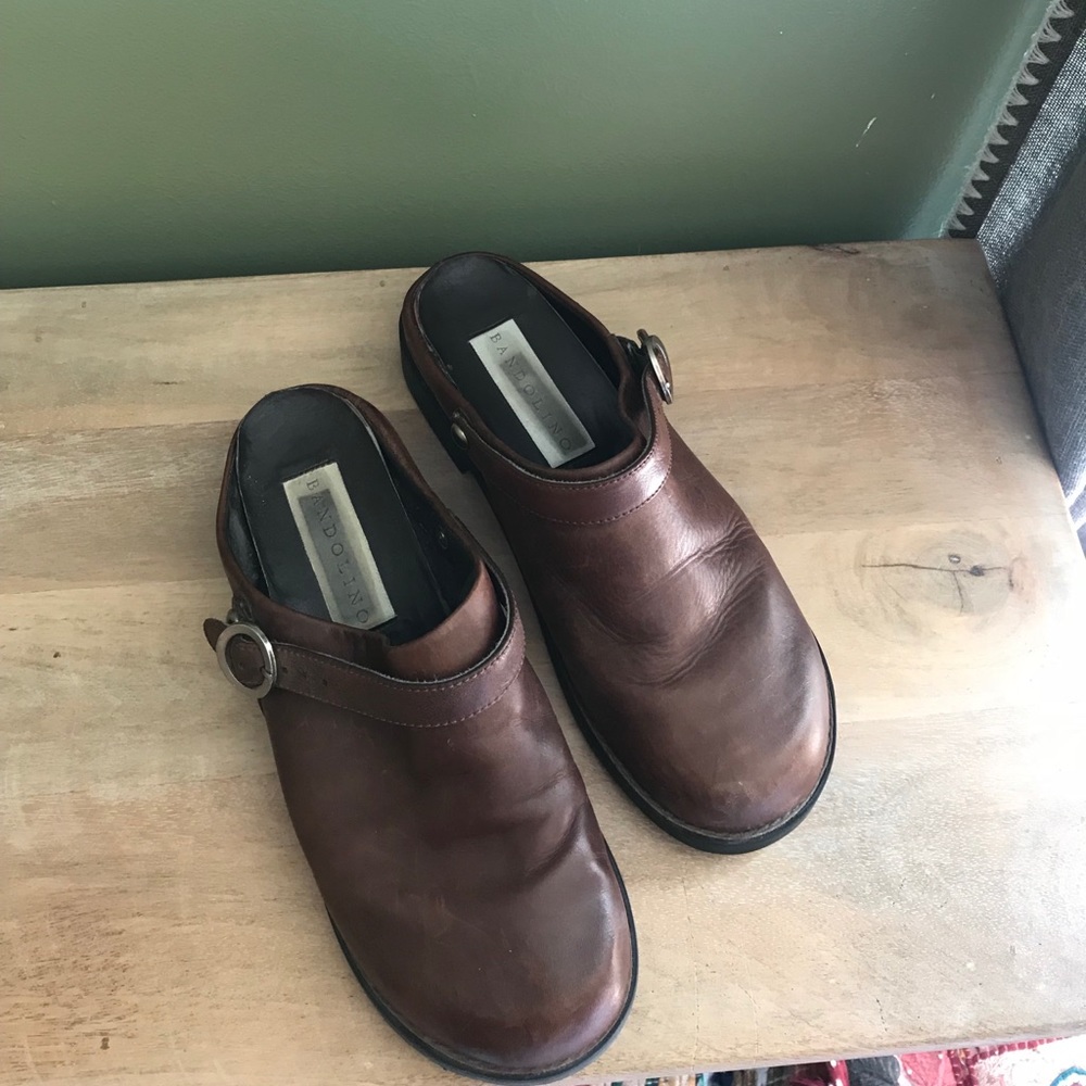 Very Heavy Leather Bandolino Brown Leather Clogs